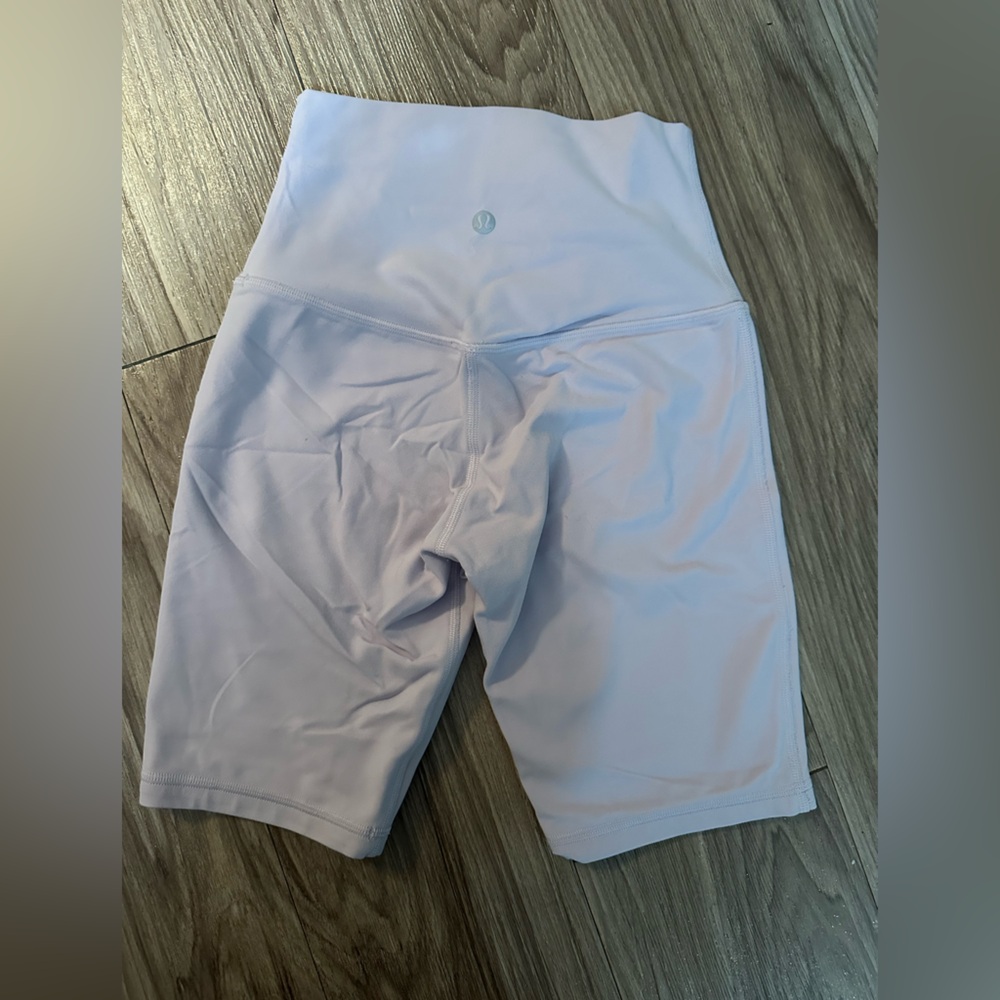 LULULEMON Wunder Train High Rise Short 8” in Lilac